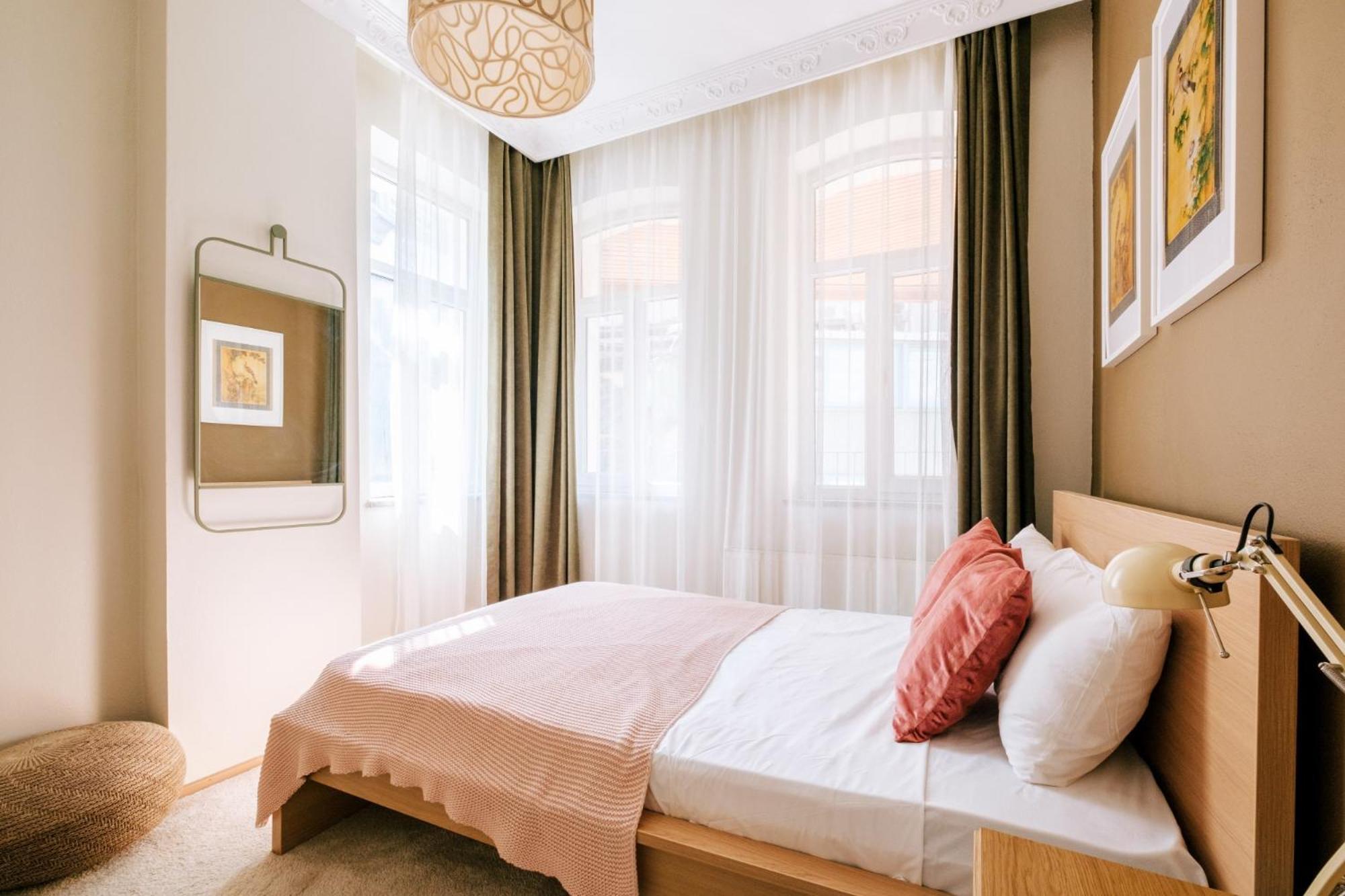 Appartement Chic Spacious Flat Near Istiklal Avenue In Beyoglu Istanboel